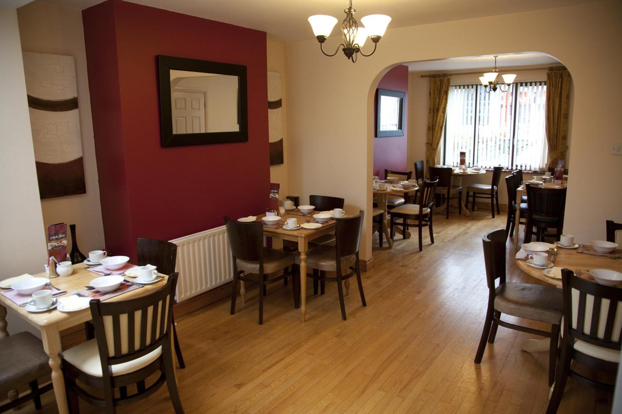Arch House B&B & Apartments Атлон Экстерьер фото