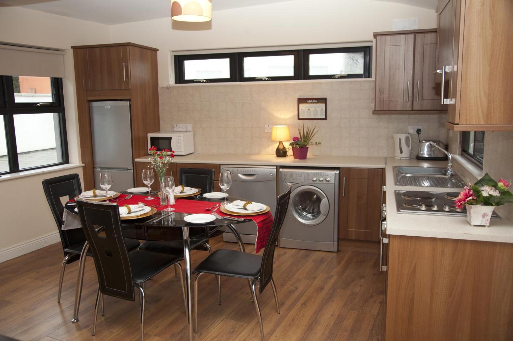 Arch House B&B & Apartments Атлон Экстерьер фото